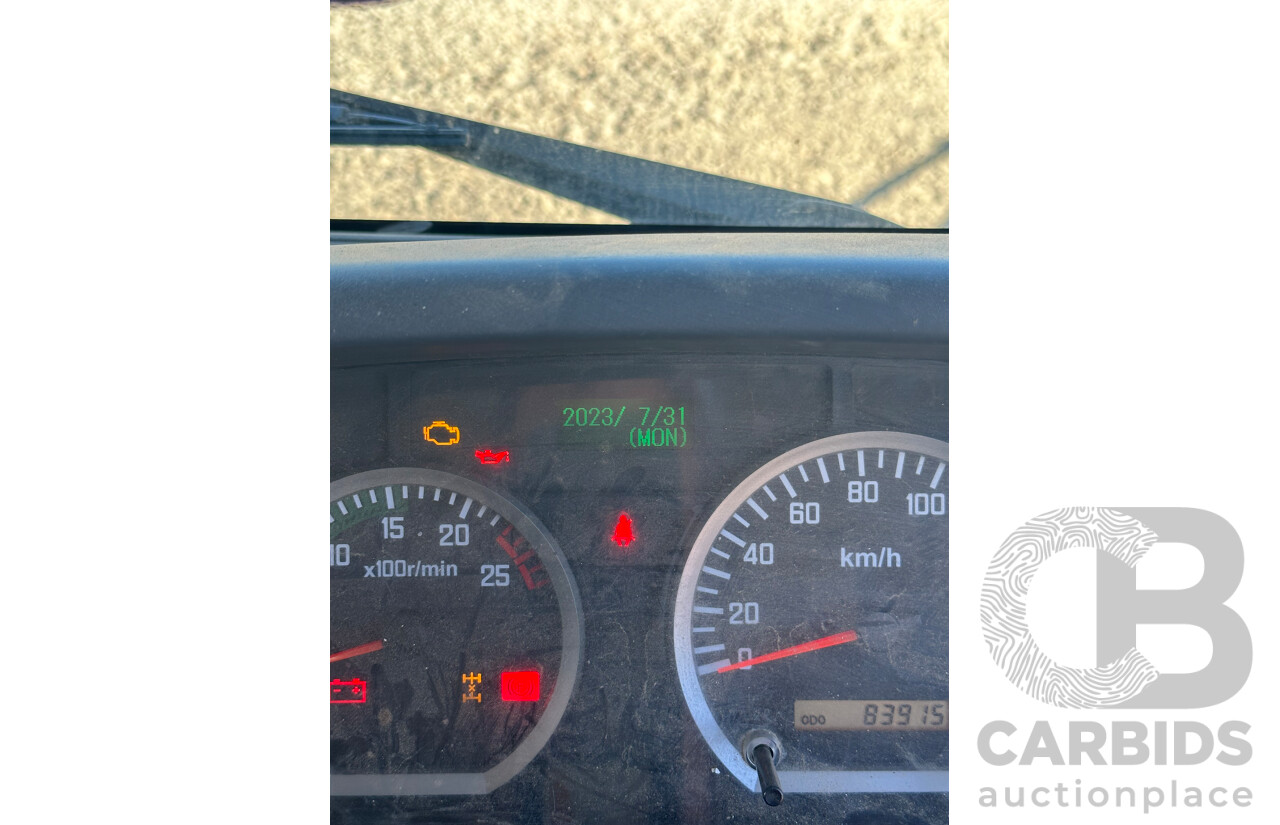 12/ 2017 White Isuzu FYX350 Tanker With Vermeer Mega Vac