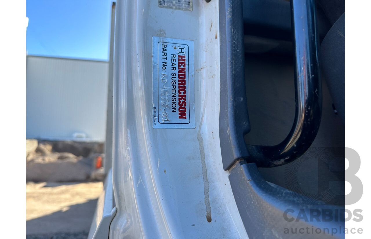 12/ 2017 White Isuzu FYX350 Tanker With Vermeer Mega Vac