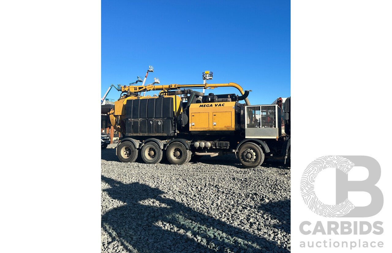 12/ 2017 White Isuzu FYX350 Tanker With Vermeer Mega Vac