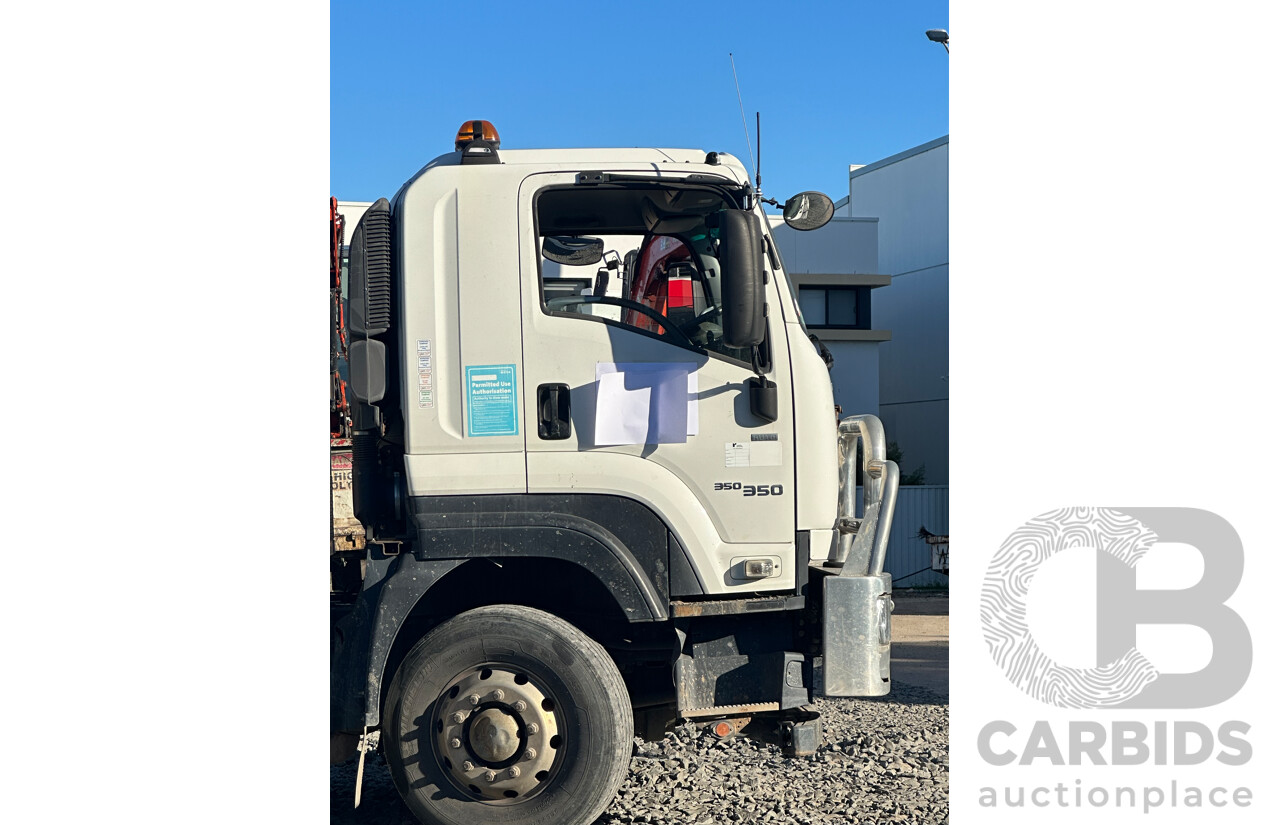 12/ 2017 White Isuzu FYX350 Tanker With Vermeer Mega Vac