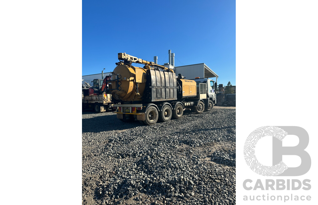 12/ 2017 White Isuzu FYX350 Tanker With Vermeer Mega Vac
