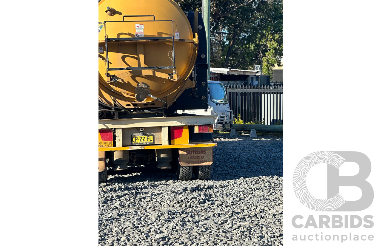 12/ 2017 White Isuzu FYX350 Tanker With Vermeer Mega Vac