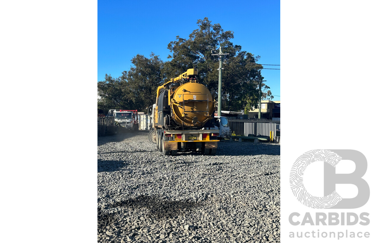12/ 2017 White Isuzu FYX350 Tanker With Vermeer Mega Vac