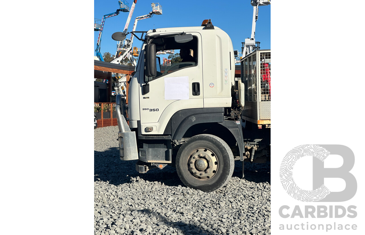 12/ 2017 White Isuzu FYX350 Tanker With Vermeer Mega Vac