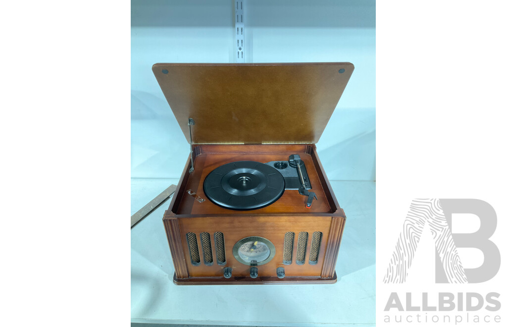 Base Music Centre Turntable/Radio Model WR130BL