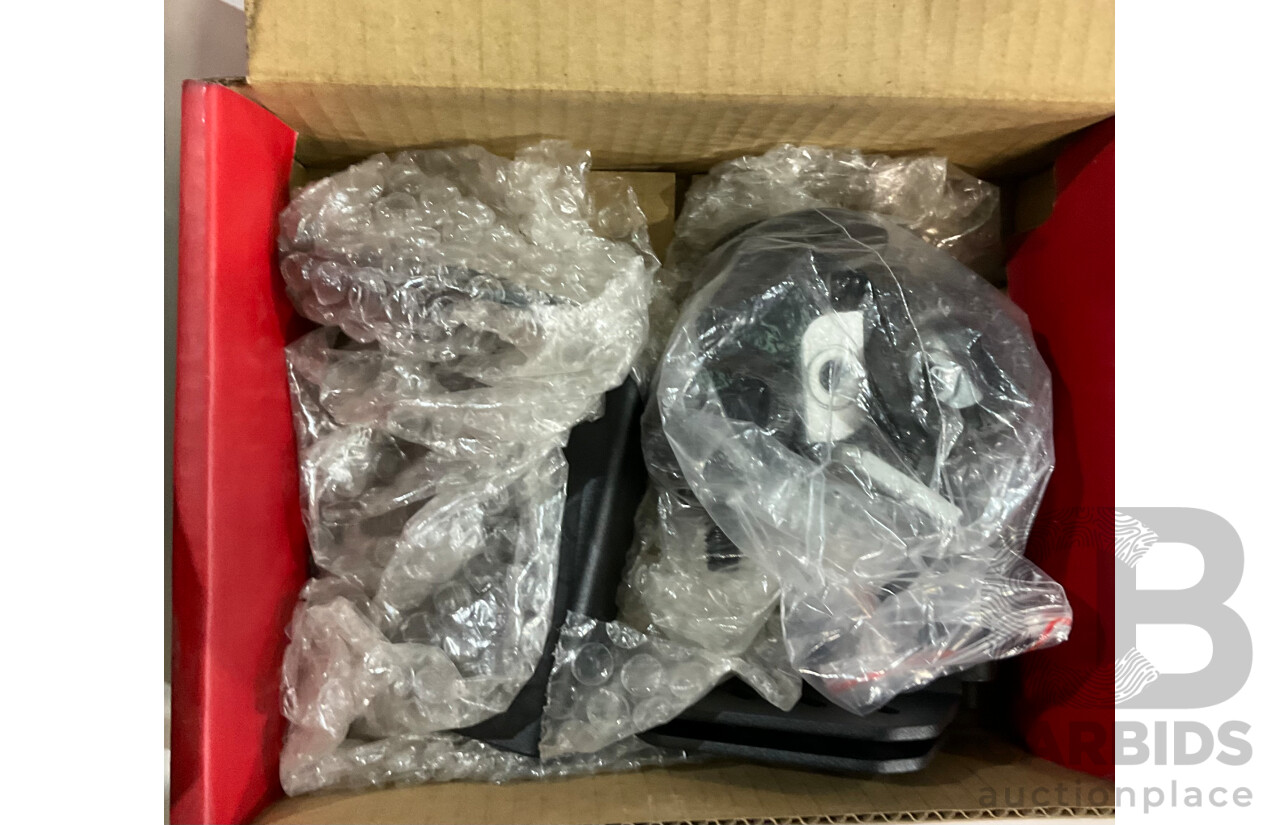 YAKIMA Specific Platform Mounting Kit for Toyota LC200 Series & Easy Off Awning Bracket & Assorted of LockNLoad Accessory - Lot of 5 - Estimated Total ORP $447.00