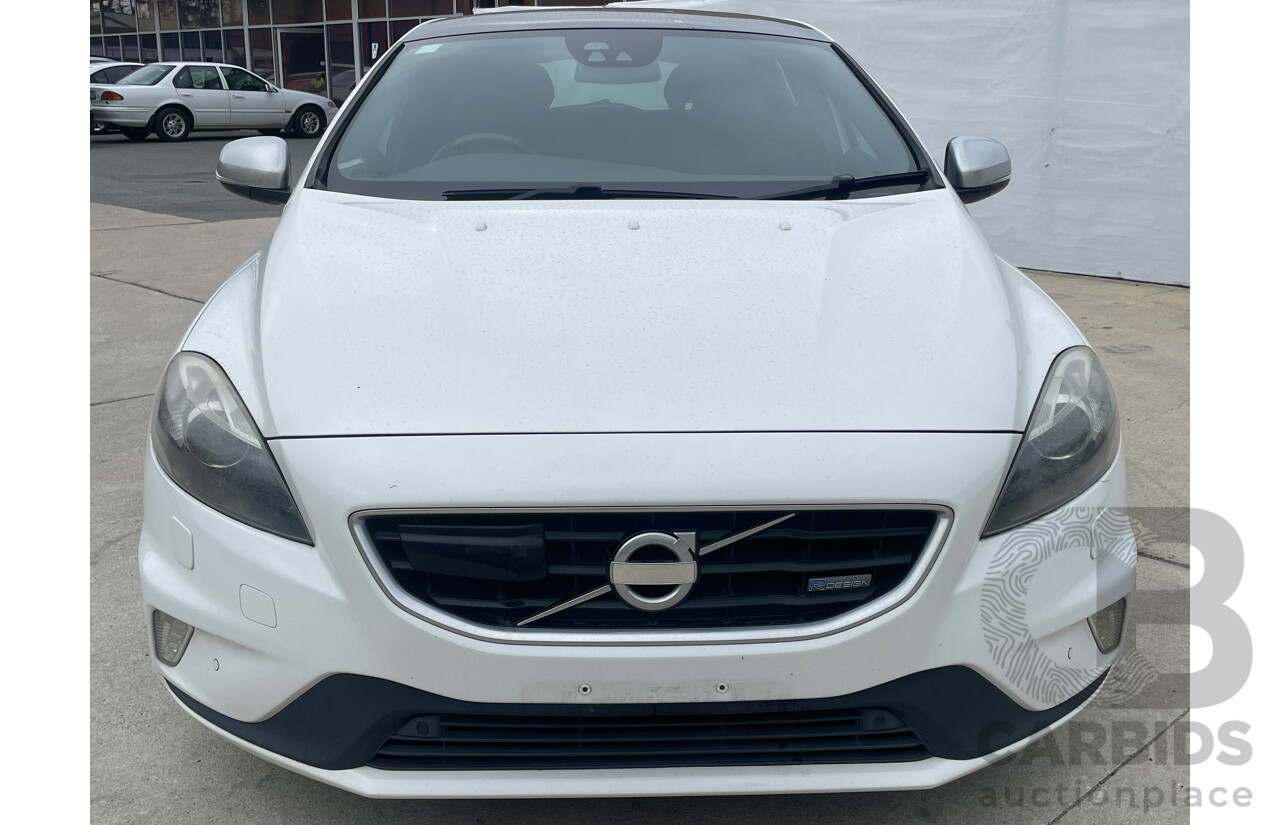 8/2013 Volvo V40 T5 R-Design M 5d Hatchback White 2.5L