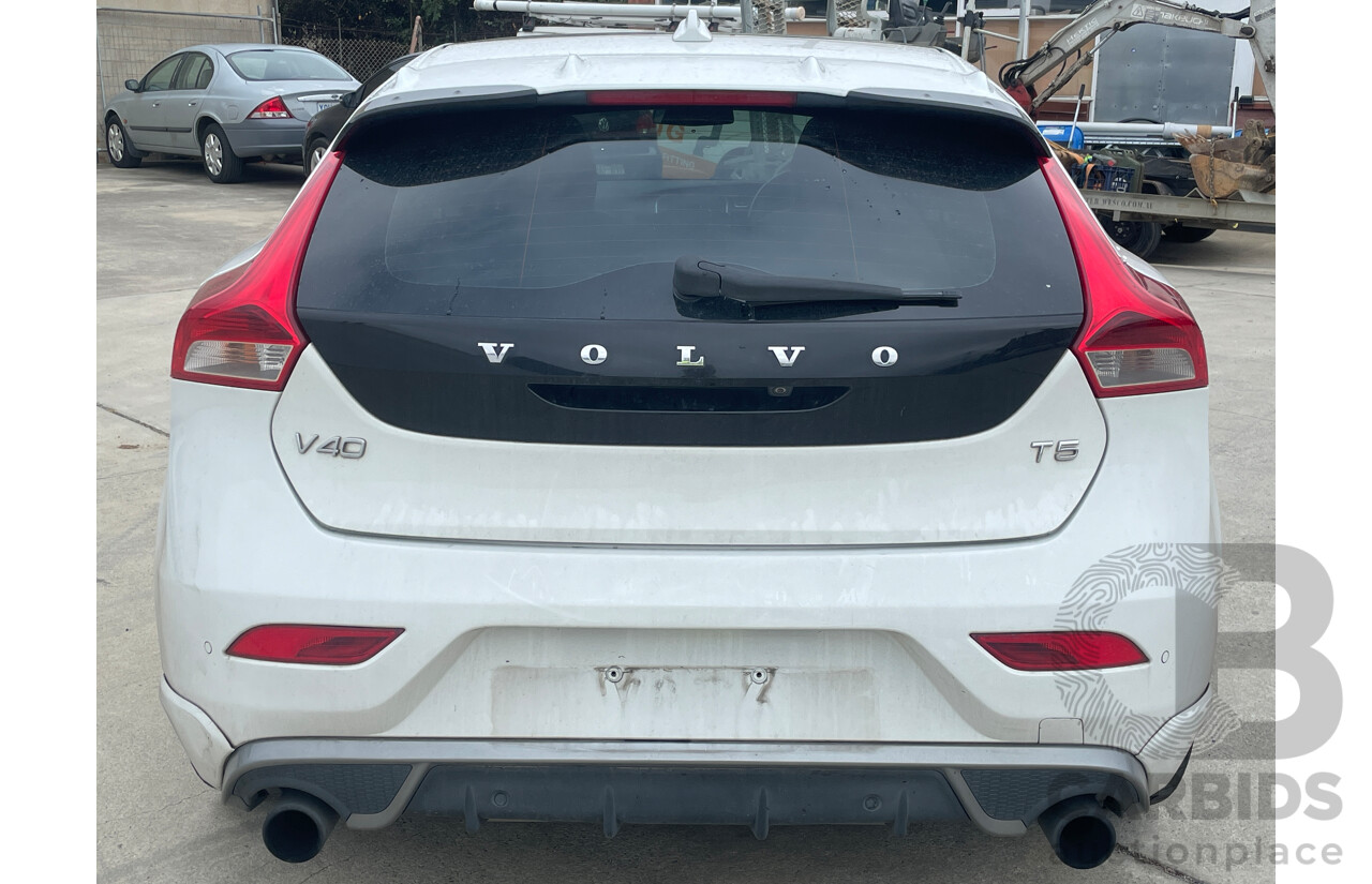 8/2013 Volvo V40 T5 R-Design M 5d Hatchback White 2.5L