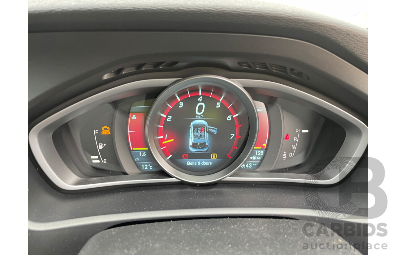 8/2013 Volvo V40 T5 R-Design M 5d Hatchback White 2.5L
