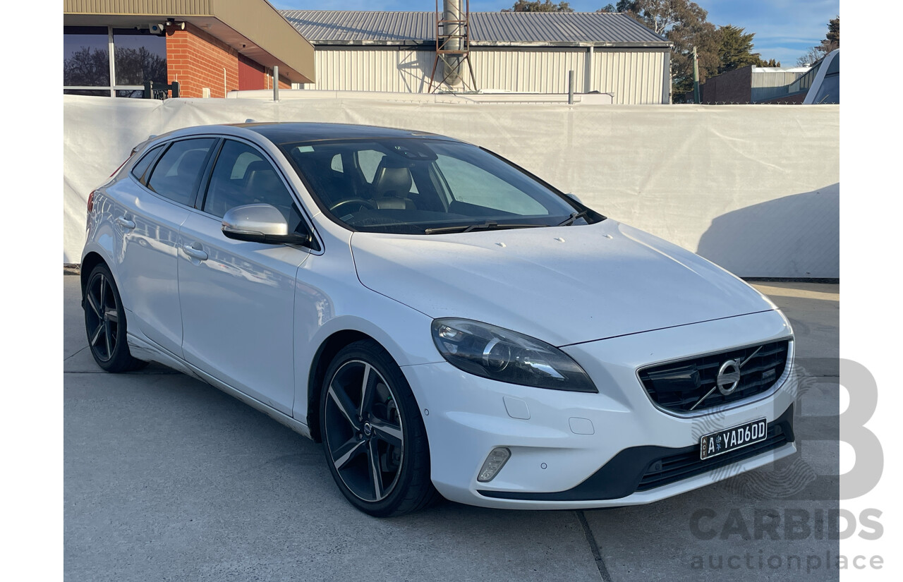 8/2013 Volvo V40 T5 R-Design M 5d Hatchback White 2.5L