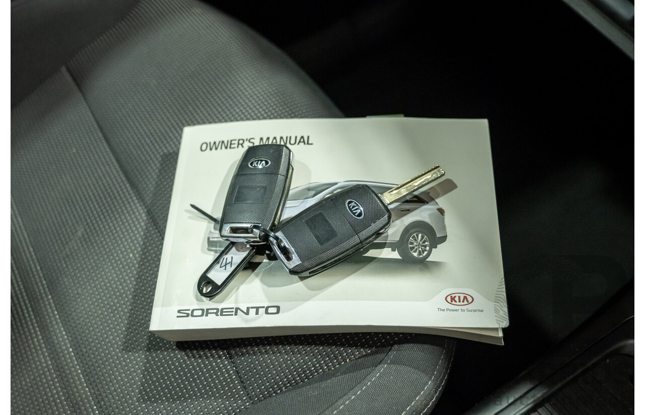 9/2015 Kia Sorento Si (4x4) UM MY16 4d Wagon White Turbo Diesel 2.2L - 7 Seater