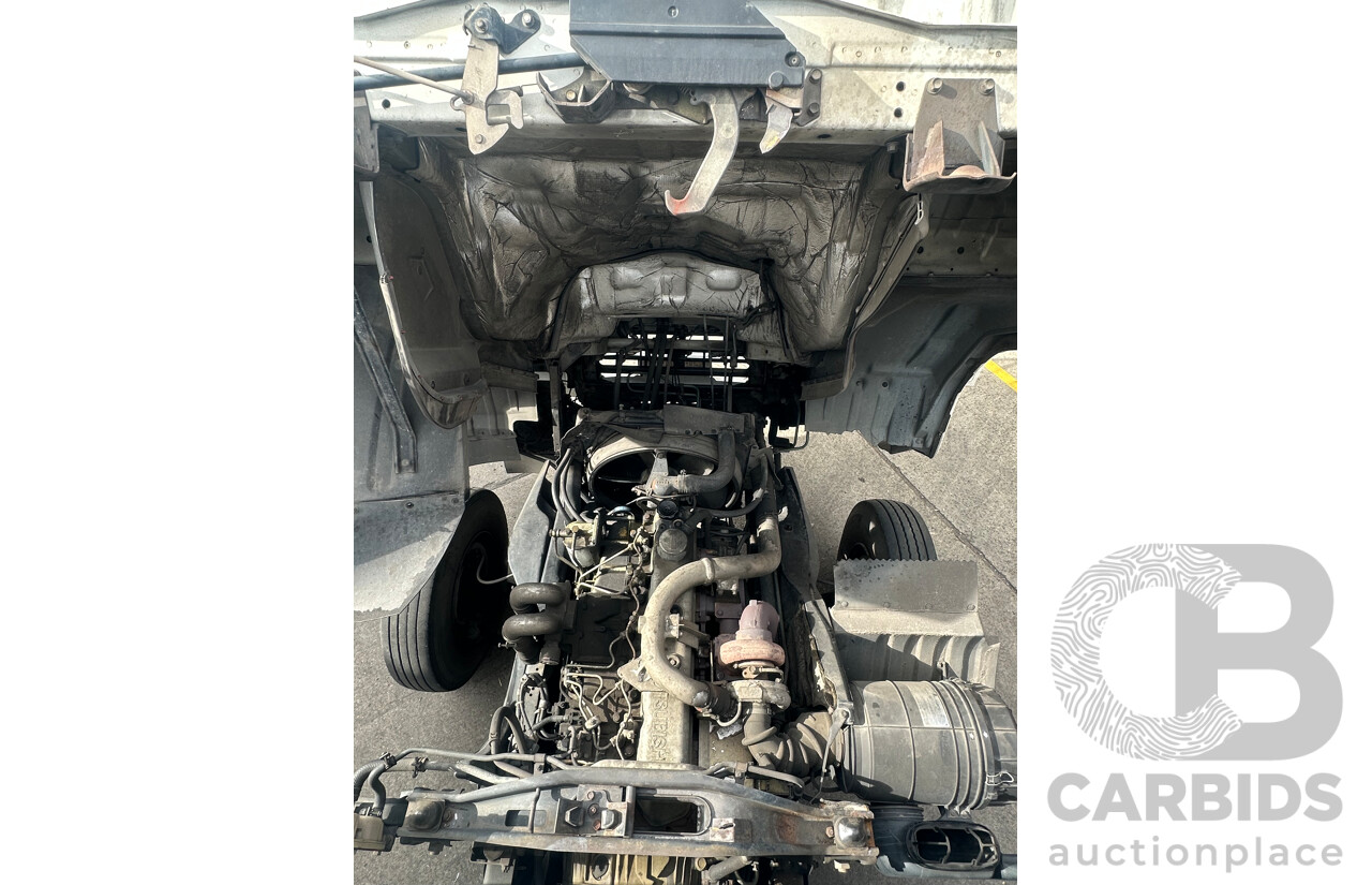 09/2004 Mitsubishi FK 600 Rigid Flat Bed Tray Truck
