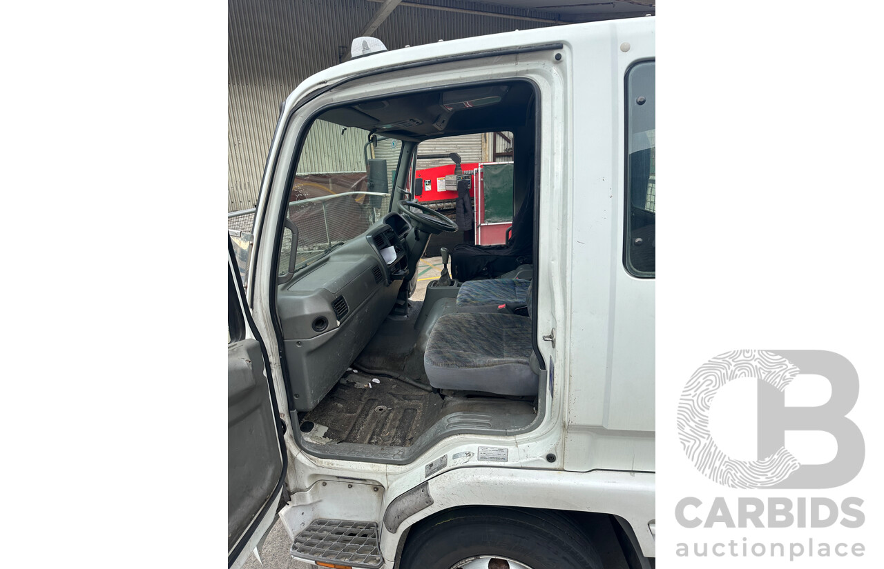 09/2004 Mitsubishi FK 600 Rigid Flat Bed Tray Truck
