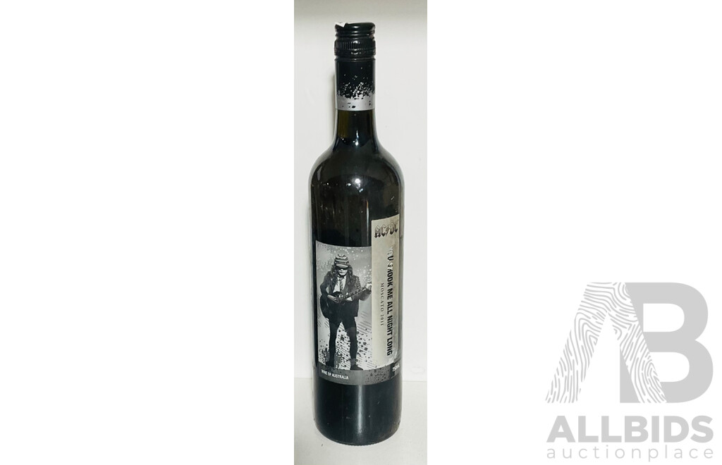 AC/DC You Shook Me All Night Long Moscato 2011 - Wine Made by AC/DC Alongside Warburn Estate