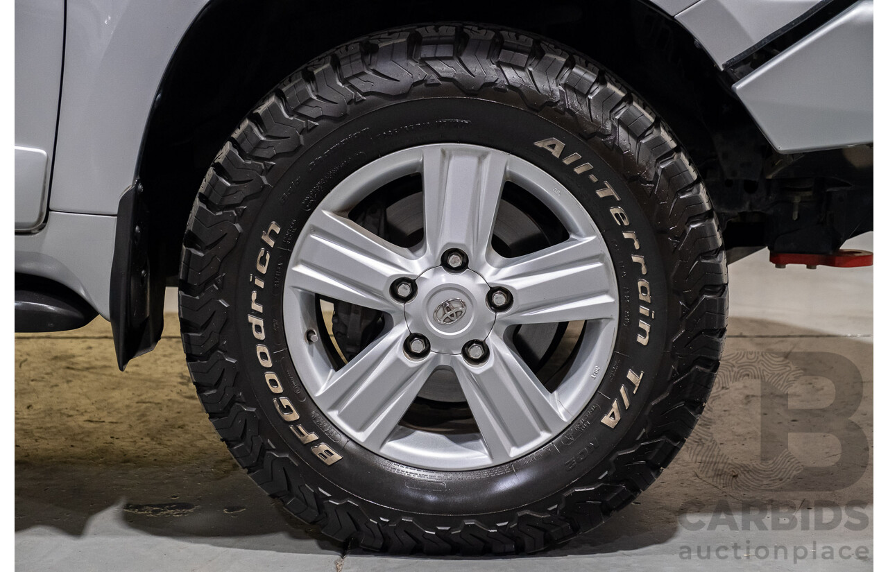 6/2012 Toyota Landcruiser Sahara (4x4) VDJ200R 4d Wagon Silver Turbo Diesel V8 4.5L
