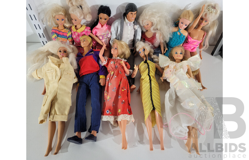 Collection Retro Barbie and Ken - Lot 1485616 | ALLBIDS