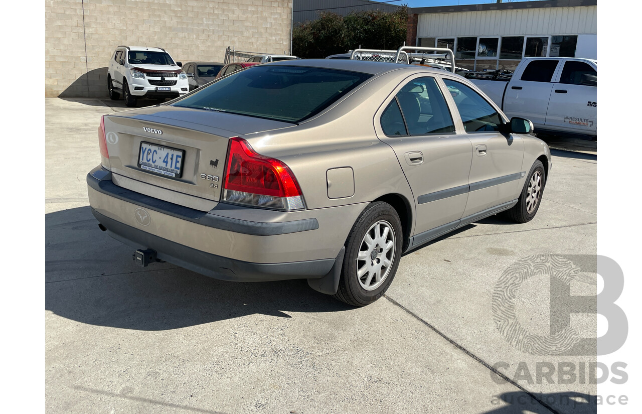 5/2002 Volvo S60 4d Sedan Gold 2.4L