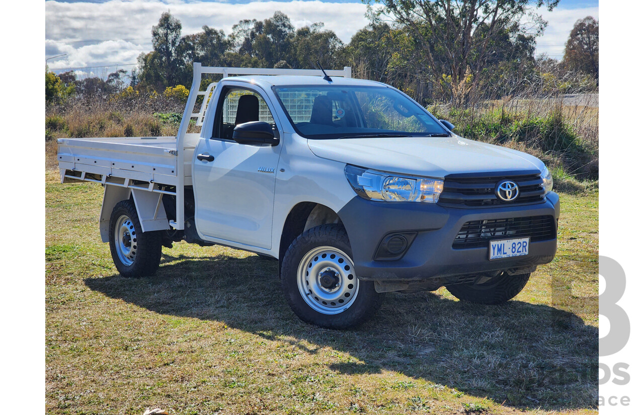 2/2018 Toyota Hilux Workmate (4x4) GUN125R C/Chas White Turbo Diesel 2.4L - Hydraulic Tipper Tray