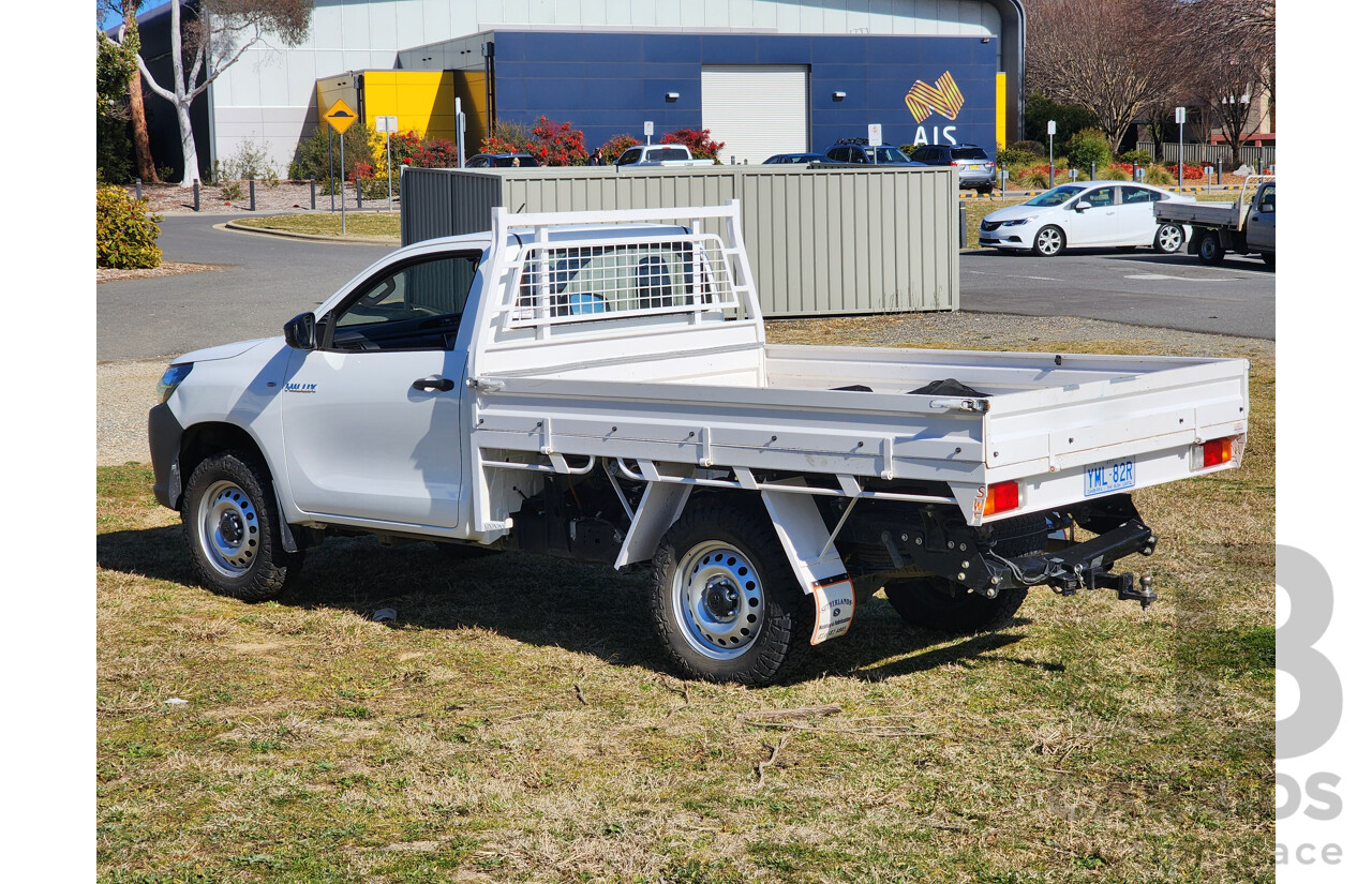 2/2018 Toyota Hilux Workmate (4x4) GUN125R C/Chas White Turbo Diesel 2.4L - Hydraulic Tipper Tray