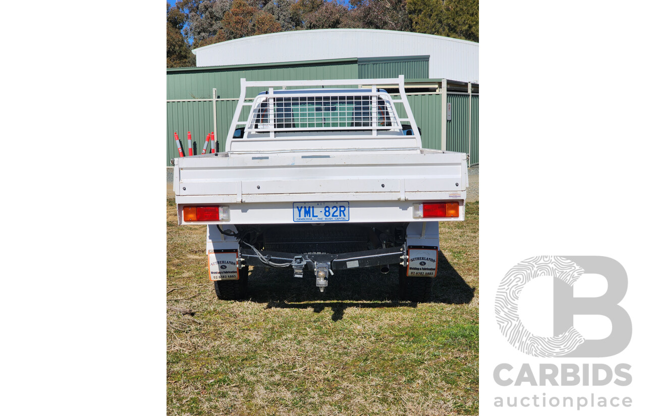 2/2018 Toyota Hilux Workmate (4x4) GUN125R C/Chas White Turbo Diesel 2.4L - Hydraulic Tipper Tray