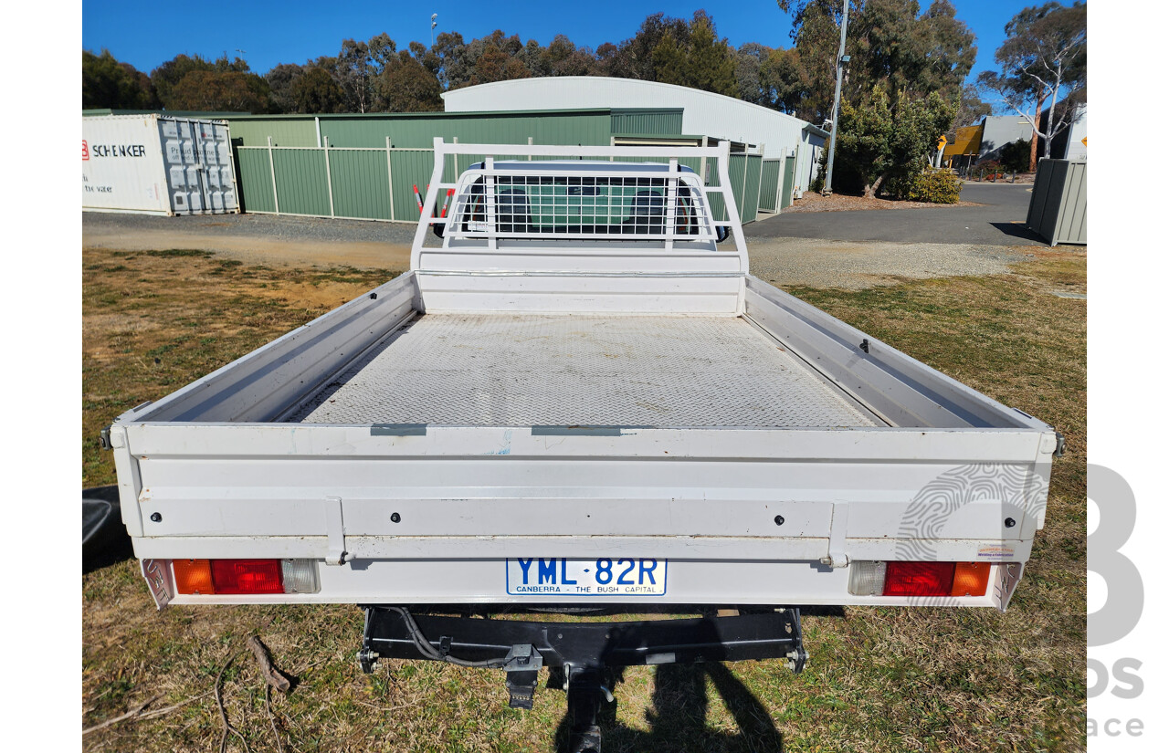 2/2018 Toyota Hilux Workmate (4x4) GUN125R C/Chas White Turbo Diesel 2.4L - Hydraulic Tipper Tray