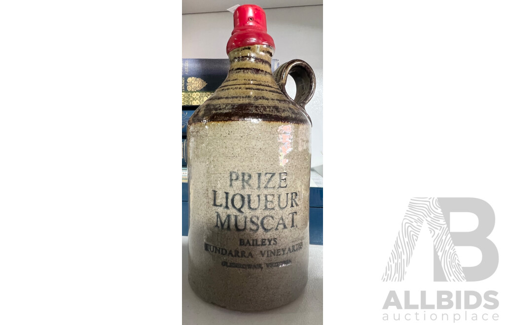 Bottle of Prize Liqueur Muscat Baileys Bundarra Vineyard