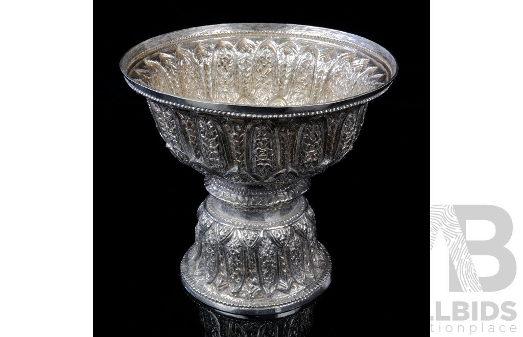 Yogyakarta Heavily Repousse Silver Fotted Bowl, 309g