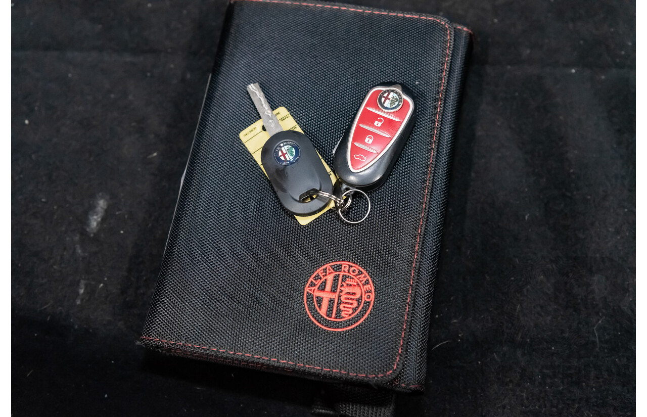 12/2015 Alfa Romeo Giulietta Sprint Limited Edition MY16 5d Hatchback Red Turbo 1.4L