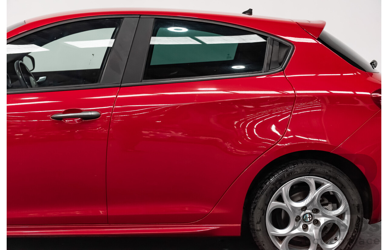 12/2015 Alfa Romeo Giulietta Sprint Limited Edition MY16 5d Hatchback Red Turbo 1.4L