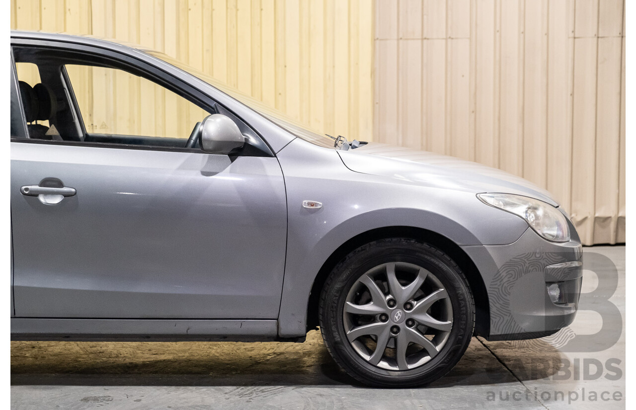 8/2011 Hyundai i30 cw SLX 1.6 CRDi FD MY11 4d Wagon Metallic Grey Turbo Diesel 1.6L