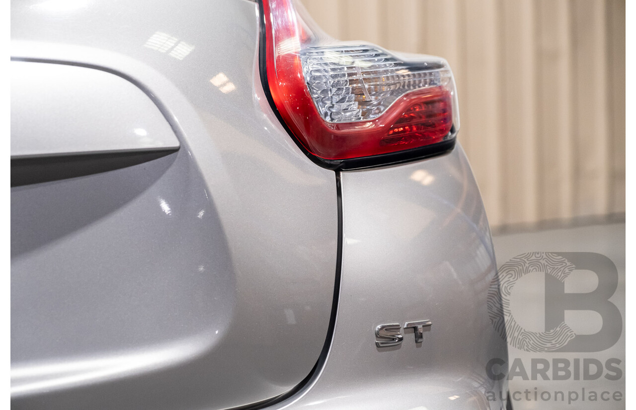 11/2015 Nissan Juke ST (fwd) F15 4d Wagon Silver 1.6L