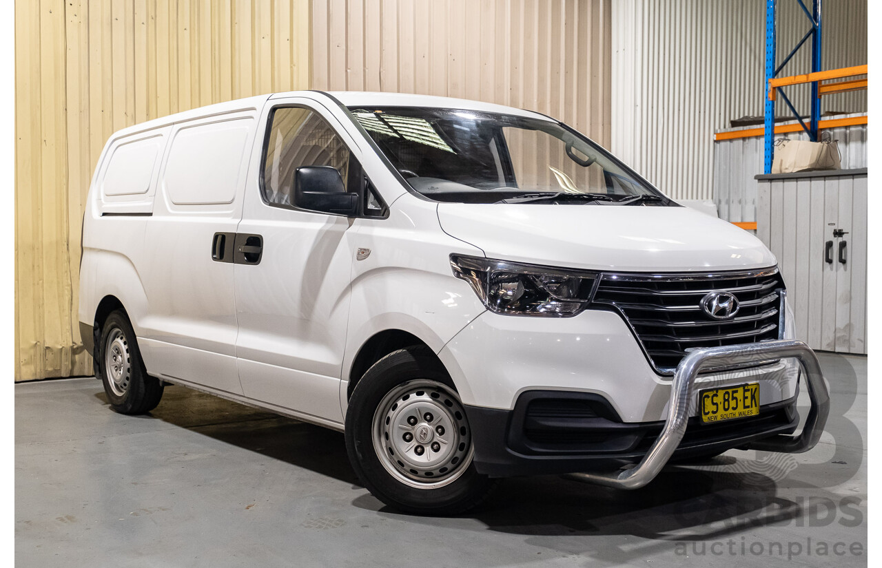 9/2018 Hyundai iLoad TQ-V MY19 (TQ4) 4d Van White Turbo Diesel 2.5L