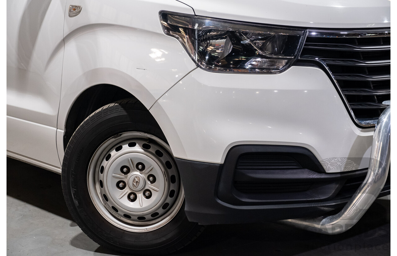 9/2018 Hyundai iLoad TQ-V MY19 (TQ4) 4d Van White Turbo Diesel 2.5L