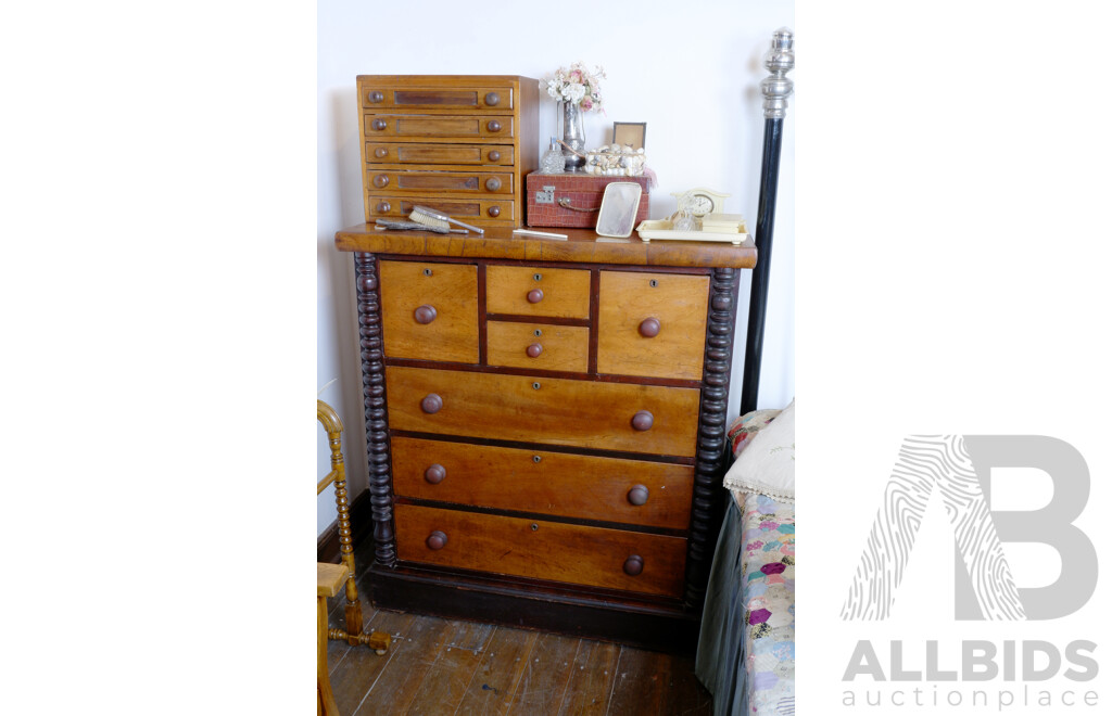 Antique Cedar Chest of Drawers with Good Patina, 19th Century 