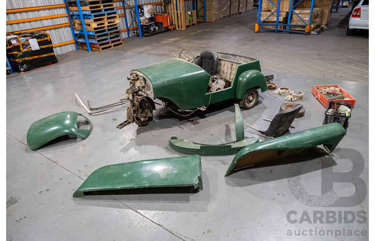 Circa 1957 Bond Minicar Mark C or D Tourer Three Wheeler 2d Convertible Green 0.2L - Project Car