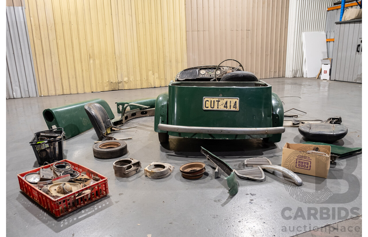 Circa 1957 Bond Minicar Mark C or D Tourer Three Wheeler 2d Convertible Green 0.2L - Project Car