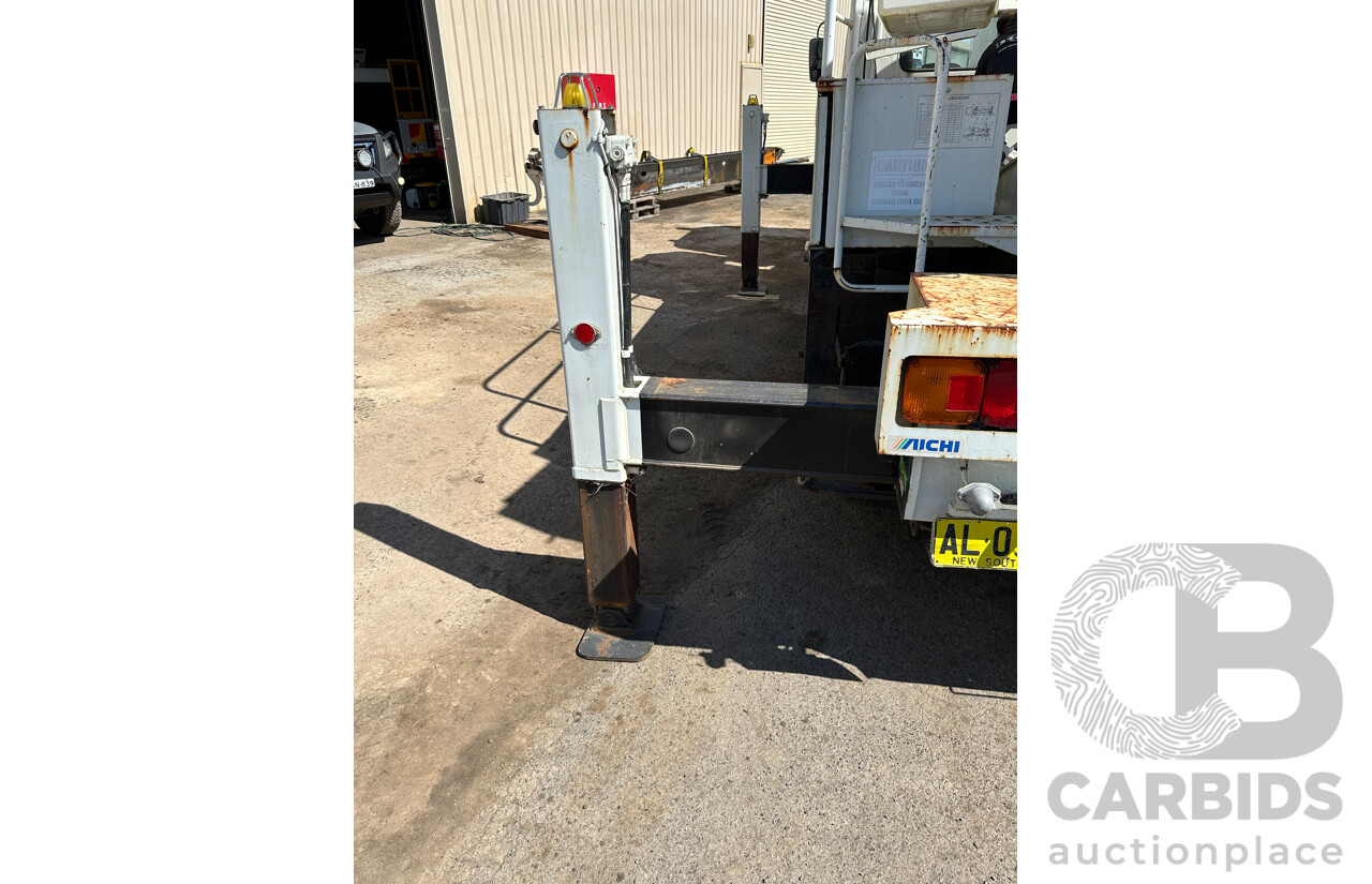 07/2006 Hino GD 6D1J EWP Truck