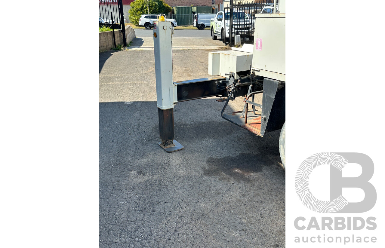 07/2006 Hino GD 6D1J EWP Truck