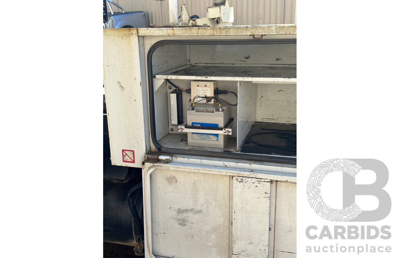 07/2006 Hino GD 6D1J EWP Truck