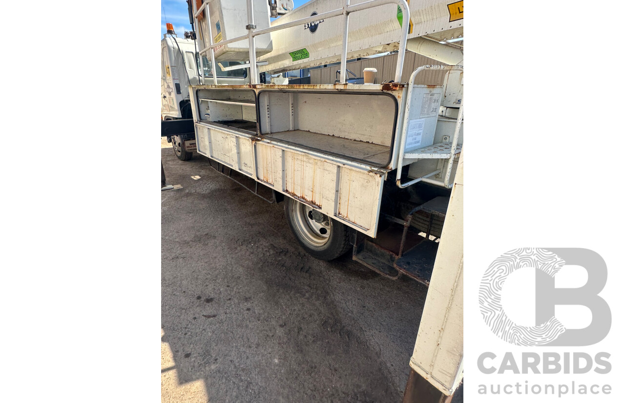 07/2006 Hino GD 6D1J EWP Truck