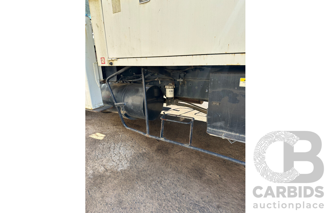 07/2006 Hino GD 6D1J EWP Truck