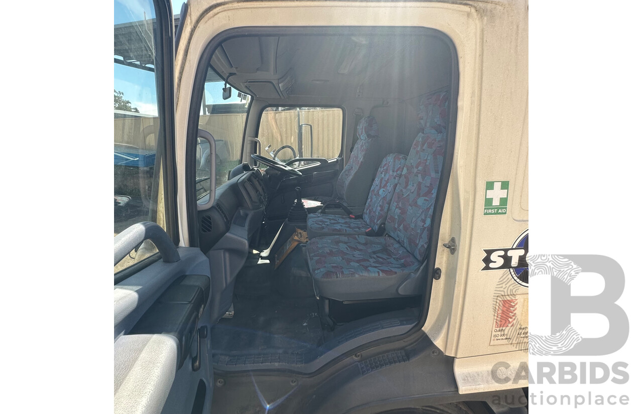 07/2006 Hino GD 6D1J EWP Truck