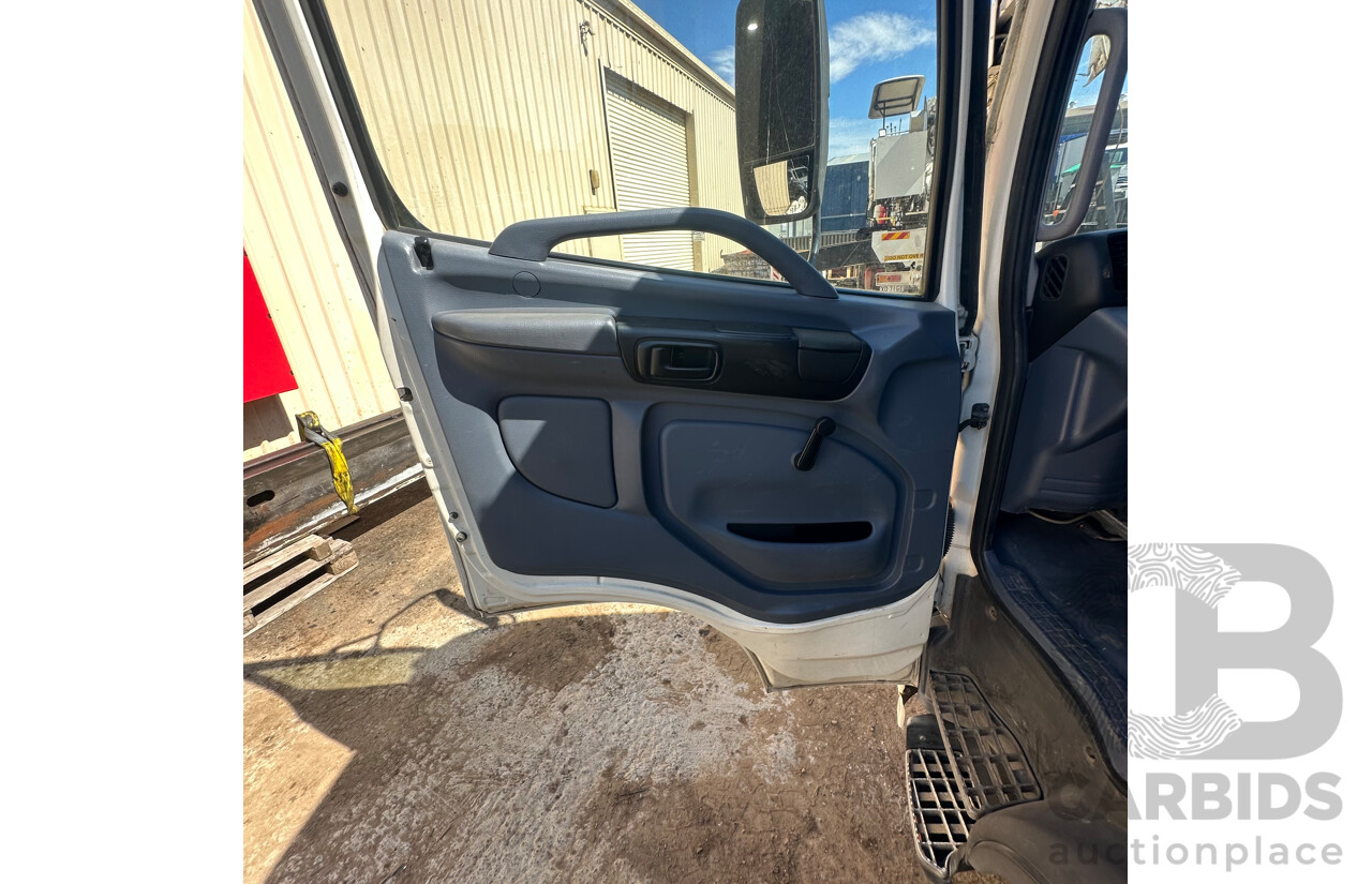 07/2006 Hino GD 6D1J EWP Truck