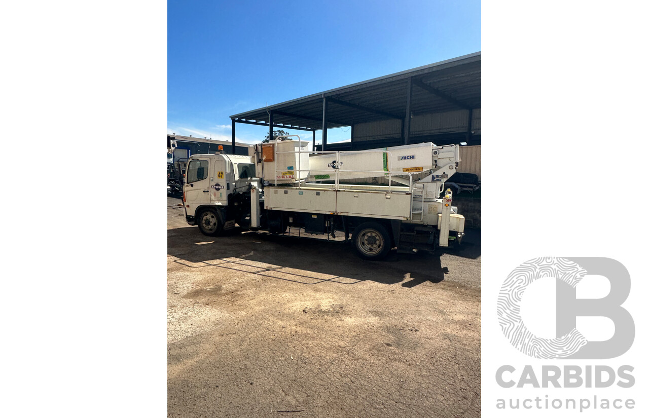 07/2006 Hino GD 6D1J EWP Truck