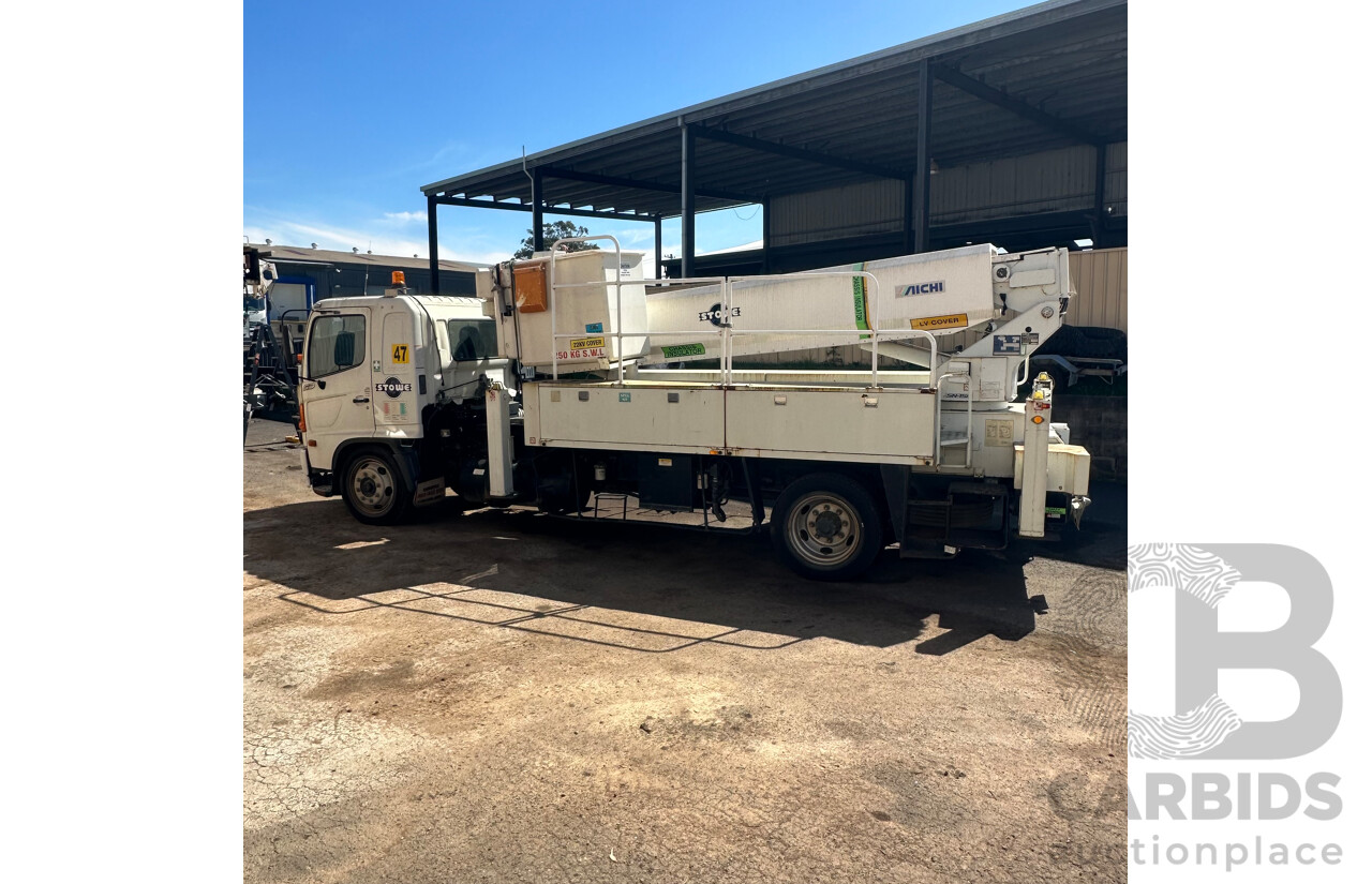 07/2006 Hino GD 6D1J EWP Truck