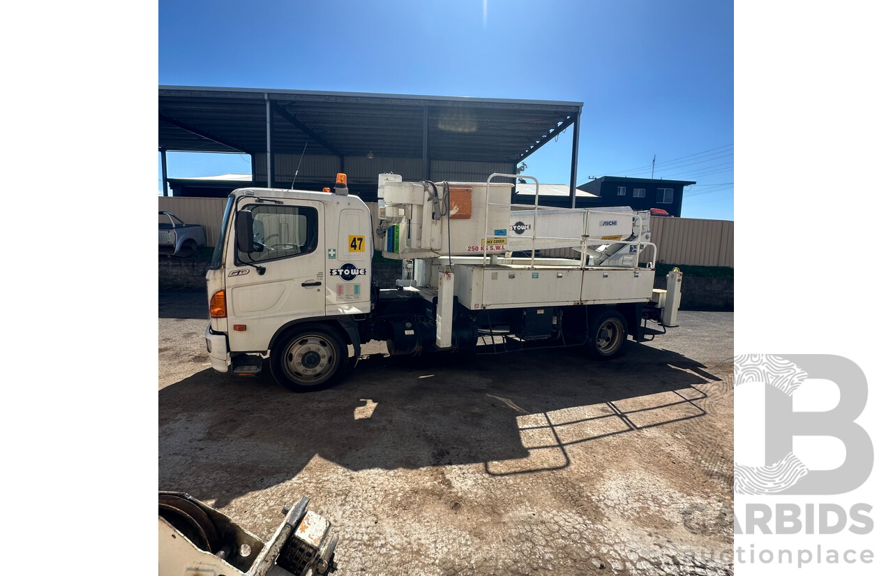 07/2006 Hino GD 6D1J EWP Truck