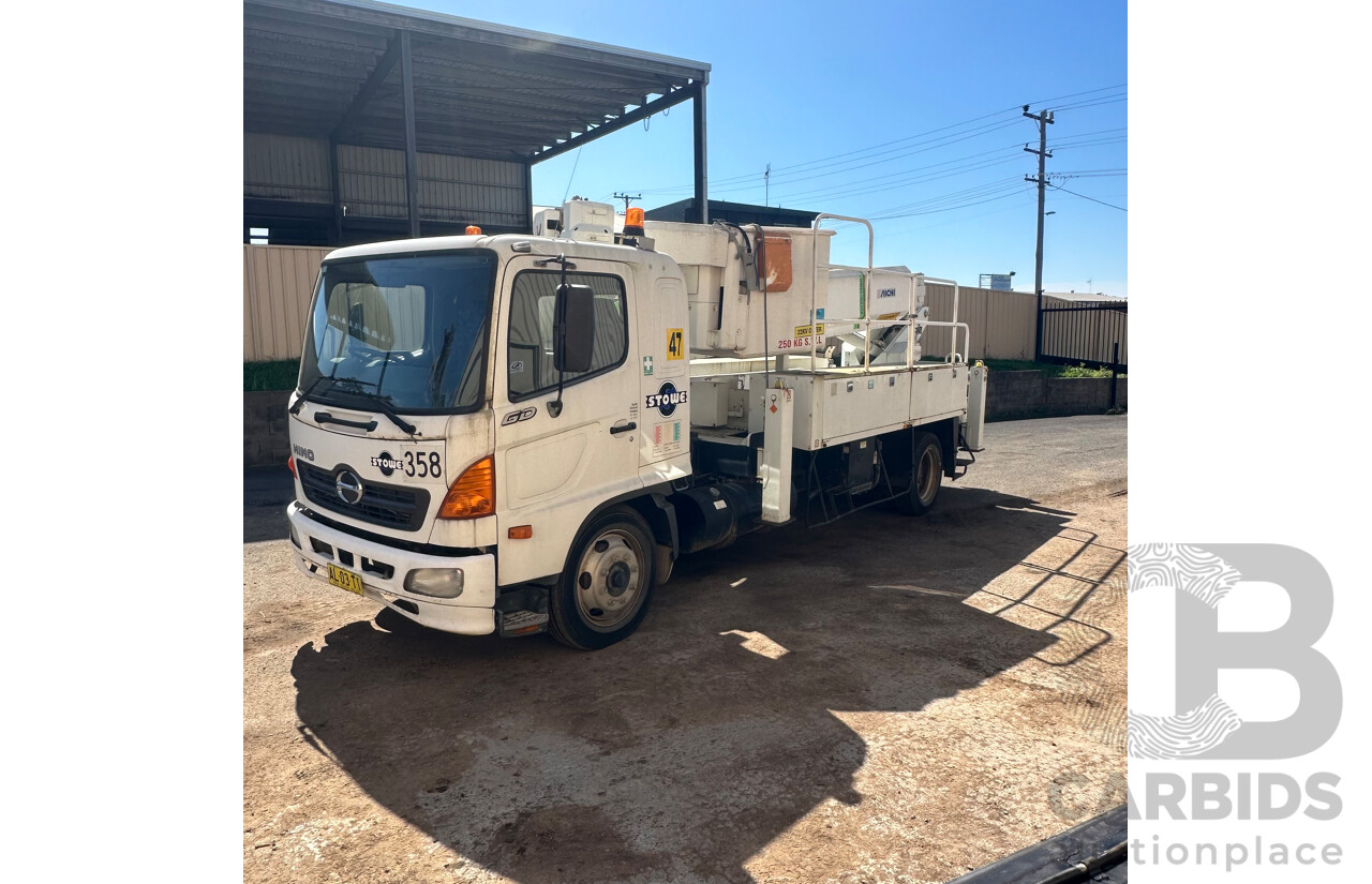 07/2006 Hino GD 6D1J EWP Truck