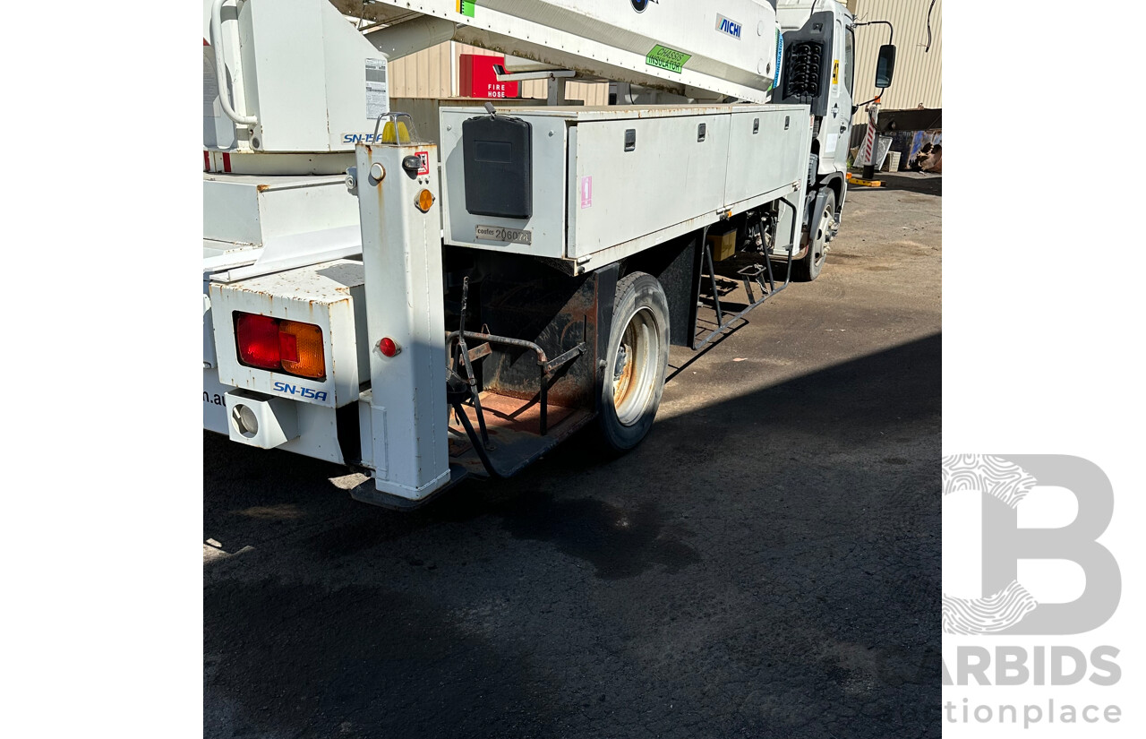 07/2006 Hino GD 6D1J EWP Truck