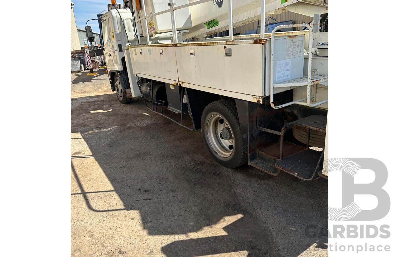 07/2006 Hino GD 6D1J EWP Truck