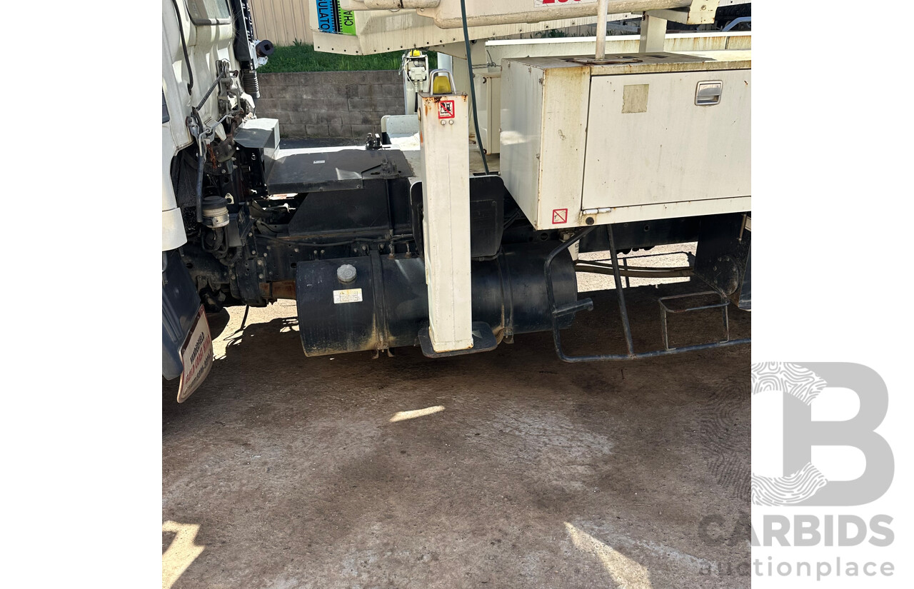 07/2006 Hino GD 6D1J EWP Truck